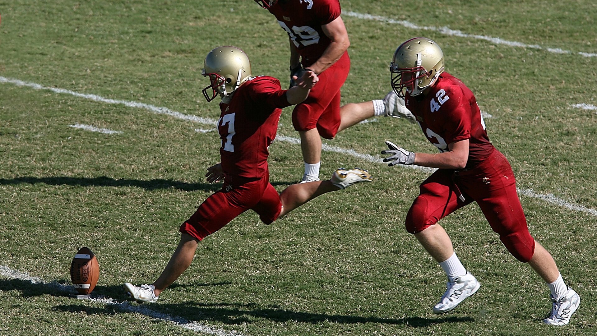 乐鱼APP-赛点之战欧联杯前瞻：郭艾伦伤情更新，热刺冲击不败纪录